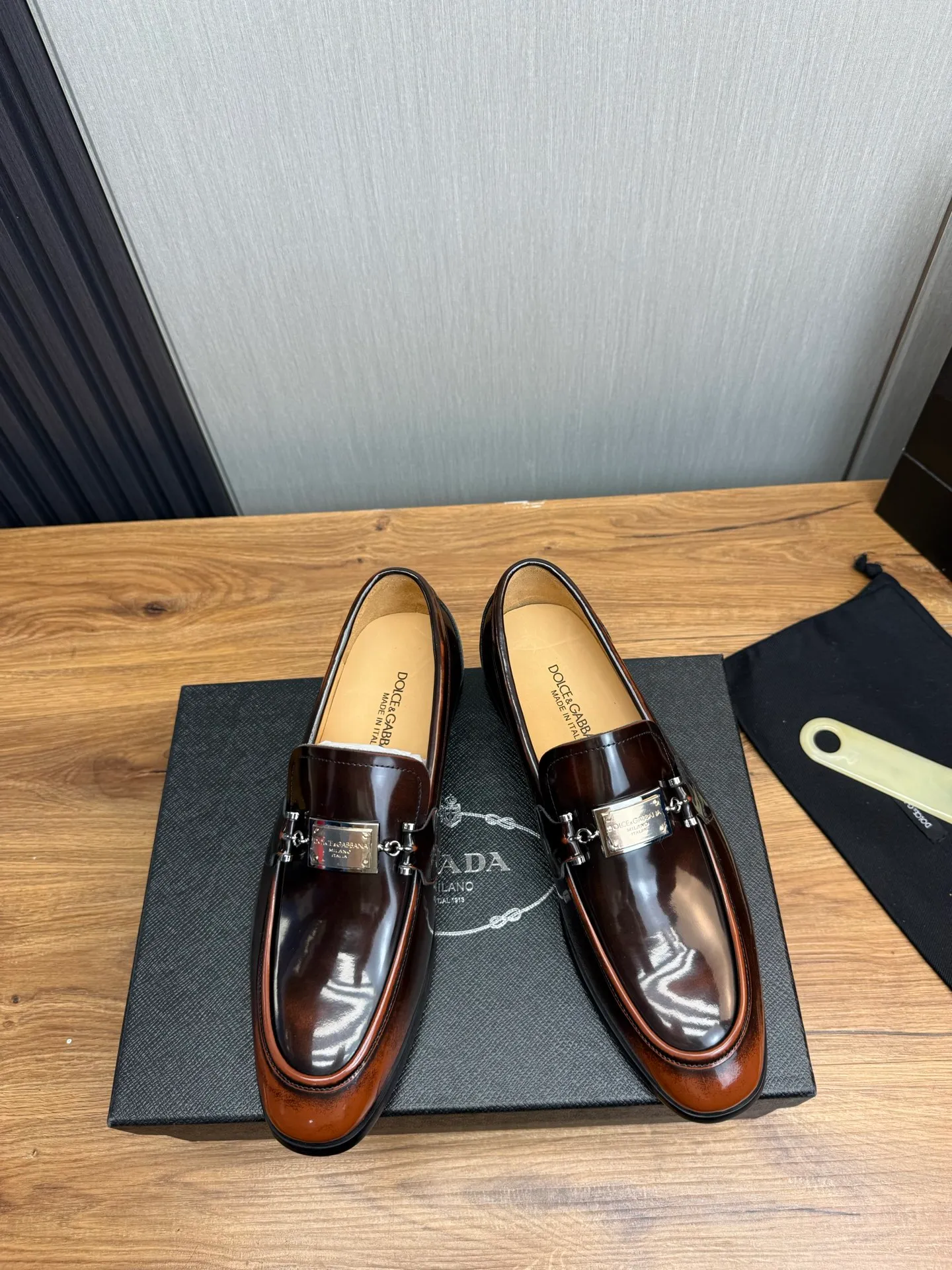 Factory price 520💰 Dolce&G .DG men's loafers👞 Classic and fashionable style, embellished with personalized DG logo. Imported cowhide, open-edge beaded cowhide, cowhide lining, original non-slip and wear-resistant outsole Size: 39-44 (customized at 38.45)